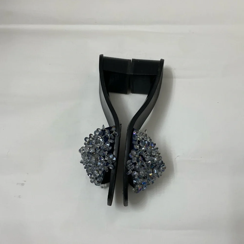Tory Burch Logan Sandal - Picture 9 of 13